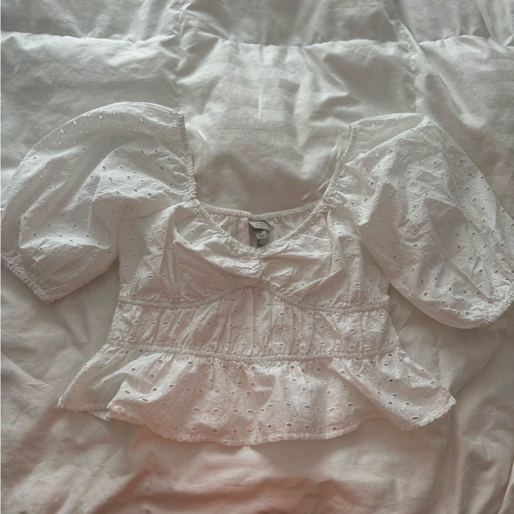 Universal Thread White Eyelet Top - L